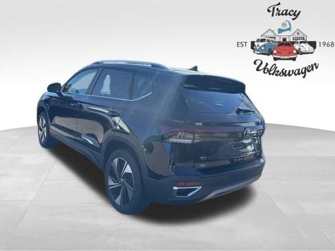 New 2025 Volkswagen Taos SE image 5