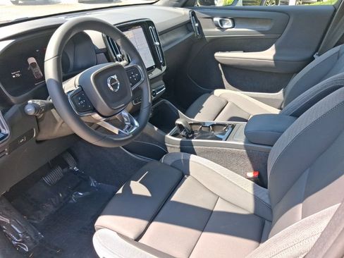 Used 2023 Volvo C40 Recharge Core image 13