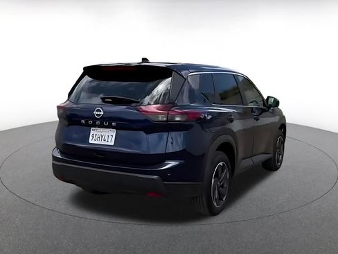 Used 2025 Nissan Rogue SV FWD image 14