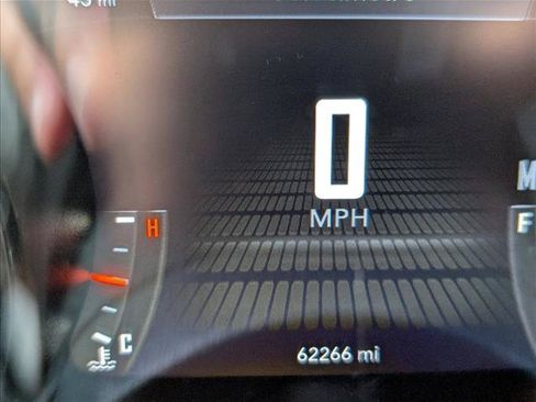 Used 2019 Dodge Challenger SXT w/ Plus Package RWD image 17