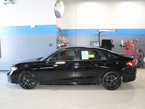 Used 2025 Honda Civic Sport image 17