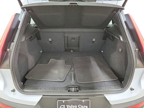 Certified 2025 Volvo XC40 B5 Plus image 10