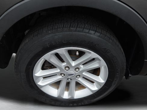 Used 2017 Ford Explorer XLT w/ Equipment Group 202A image 21