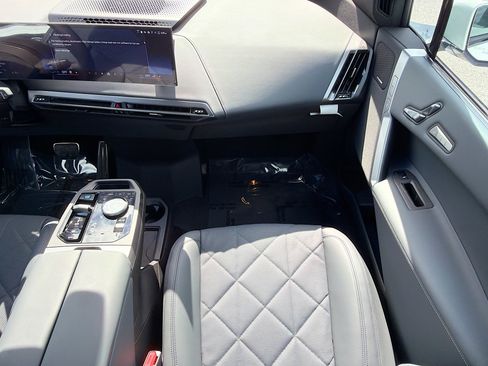 New 2026 BMW iX xDrive45 w/ M Sport Package image 19