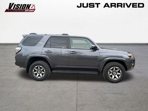 Used 2017 Toyota 4Runner TRD Off-Road AWD/4WD image 4