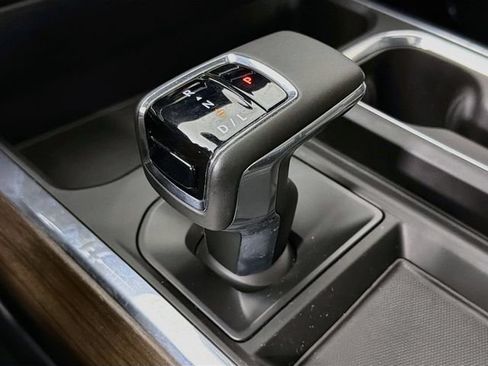 Used 2024 Chevrolet Silverado 1500 High Country w/ High Country Premium Package AWD/4WD image 24