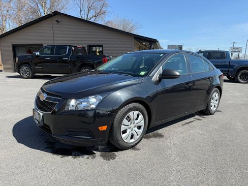 Used 2013 Chevrolet Cruze LS image 1