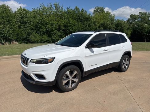 Used 2022 Jeep Cherokee Limited image 1