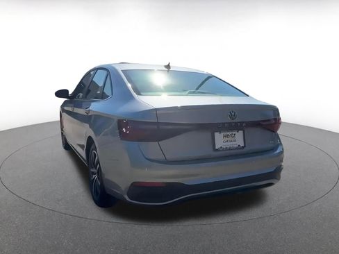 Used 2025 Volkswagen Jetta SE image 11