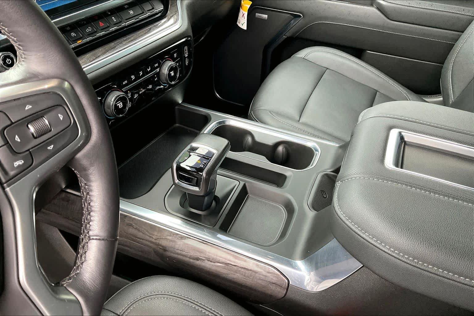 Used 2022 Chevrolet Silverado 1500 LTZ w/ LTZ Convenience Package II RWD image 16