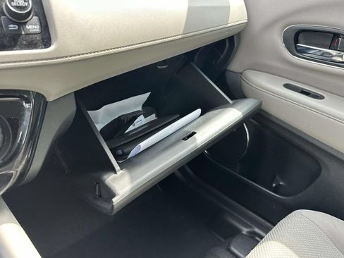 Used 2017 Honda HR-V LX image 30
