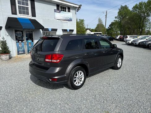 Used 2017 Dodge Journey SXT image 5