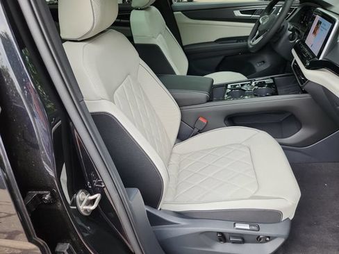 New 2026 Volkswagen Atlas Cross Sport SEL Premium R-Line AWD/4WD image 12