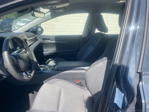 Used 2025 Toyota Camry LE FWD image 11