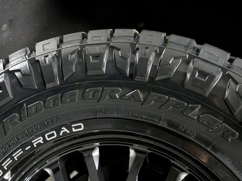 Used 2025 GMC Sierra 2500 SLT w/ SLT Premium Package image 47