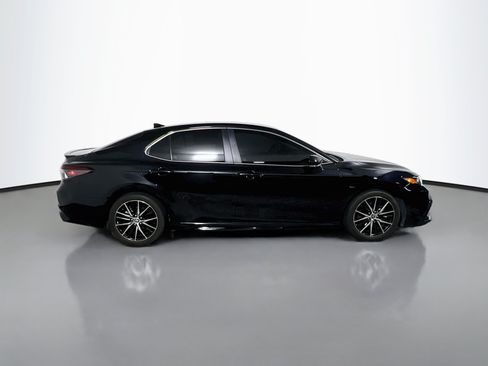 Used 2023 Toyota Camry SE FWD image 3
