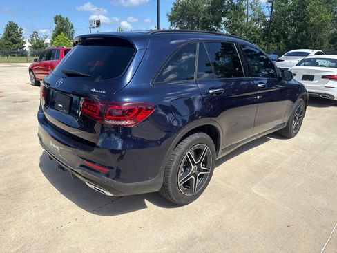 Used 2021 Mercedes-Benz GLC 300 4MATIC w/ AMG Line image 4