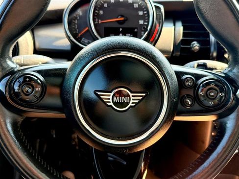 Used 2021 MINI Cooper 4-Door Hardtop FWD image 19