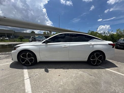 Used 2024 Nissan Altima 2.5 SR FWD image 6