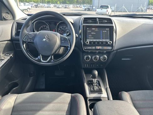 Used 2024 Mitsubishi Outlander Sport SE image 17
