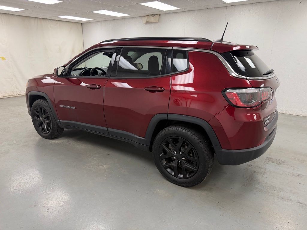 Used 2021 Jeep Compass Latitude w/ Convenience Group AWD/4WD image 3