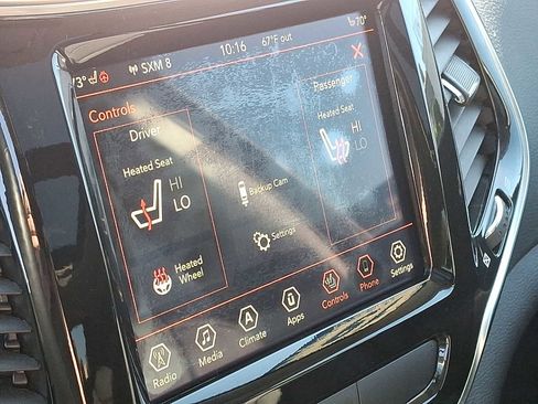 Used 2019 Jeep Cherokee Limited image 23