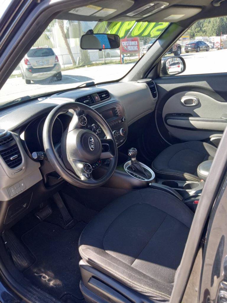 Used 2015 Kia Soul + FWD image 6