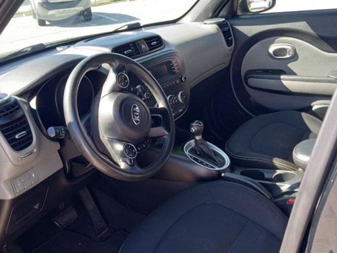 Used 2015 Kia Soul + image 6