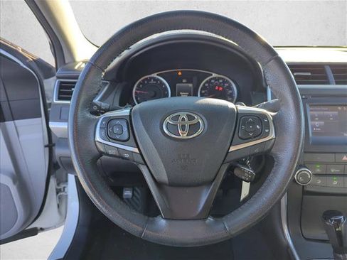 Used 2017 Toyota Camry SE image 10