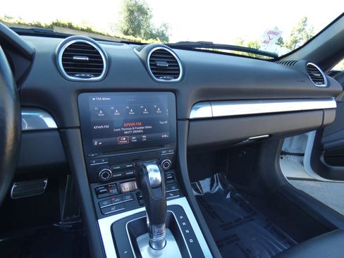 Used 2017 Porsche 718 Boxster S image 43