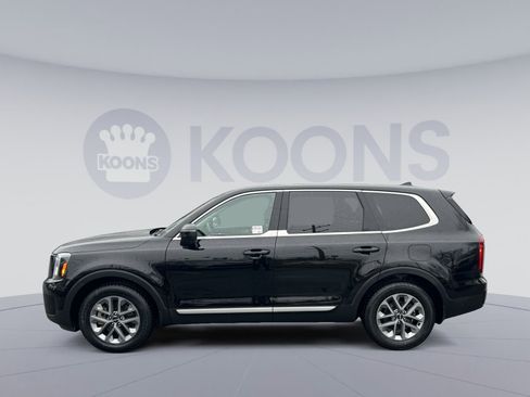 Used 2023 Kia Telluride LX image 2