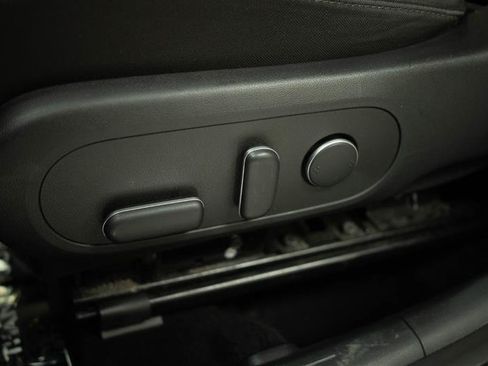 Used 2025 Hyundai Kona SEL FWD image 11