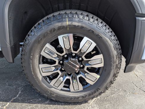 New 2026 GMC Sierra 2500 Denali w/ Denali Reserve Package AWD/4WD image 12