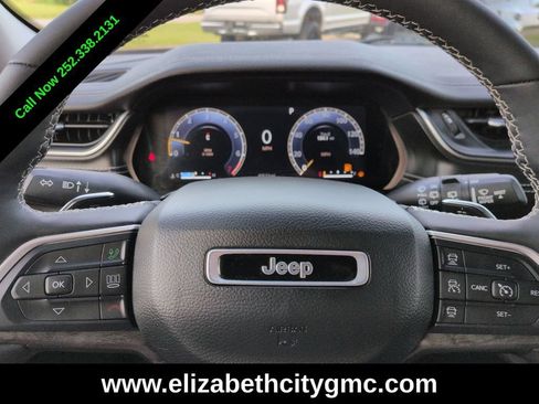 Used 2023 Jeep Grand Cherokee Limited w/ Luxury Tech Group II AWD/4WD image 26