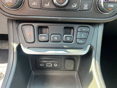 Used 2019 GMC Terrain SLE w/ Driver Convenience Package AWD/4WD image 29