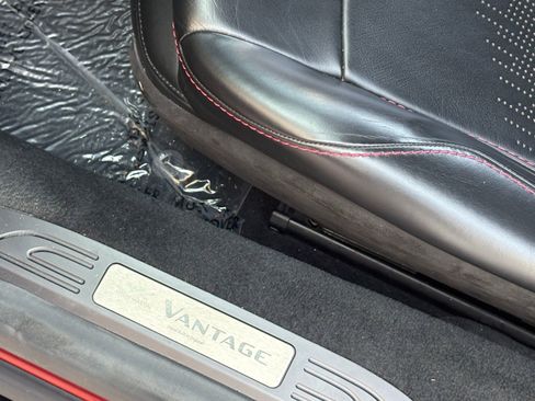 Used 2019 Aston Martin V8 Vantage Coupe RWD image 34