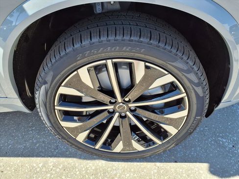 New 2026 Volvo XC90 B6 Plus w/ Protection Package Premier image 9