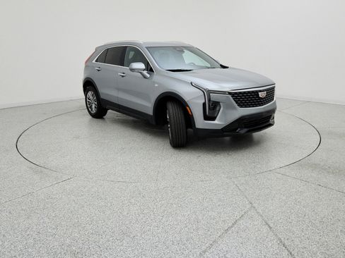 Used 2025 Cadillac XT4 Premium Luxury FWD image 3