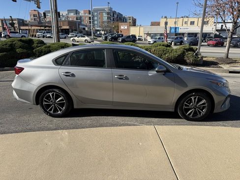 Used 2023 Kia Forte LXS image 4