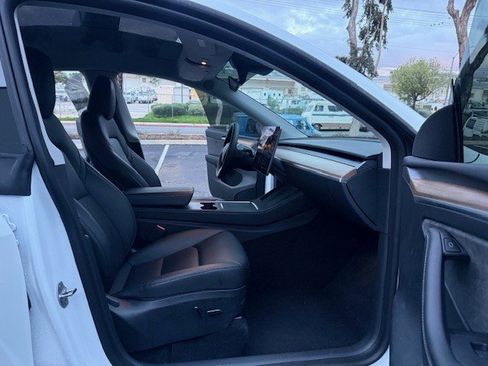 Used 2023 Tesla Model Y Long Range image 12