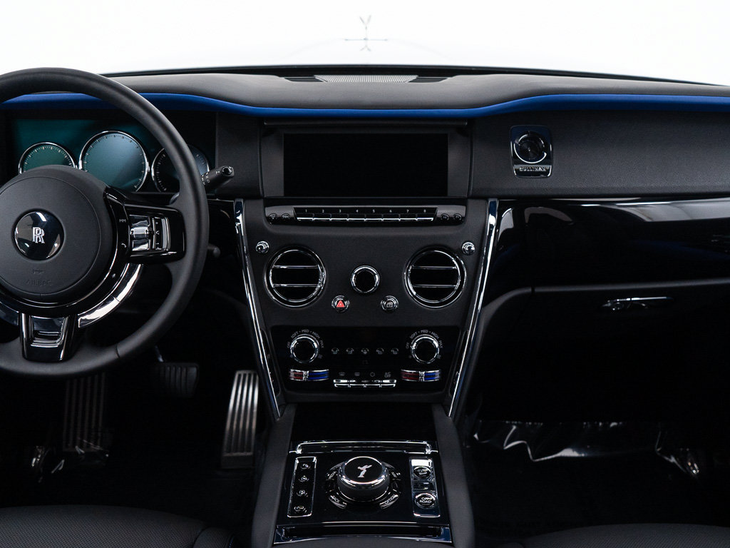 Certified 2022 Rolls-Royce Cullinan w/ Technology Package AWD/4WD image 37