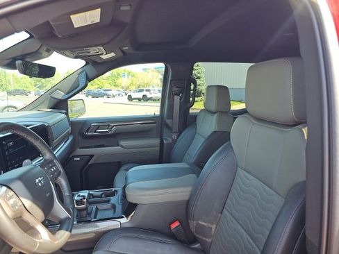 Used 2023 Chevrolet Silverado 1500 ZR2 w/ Technology Package image 17