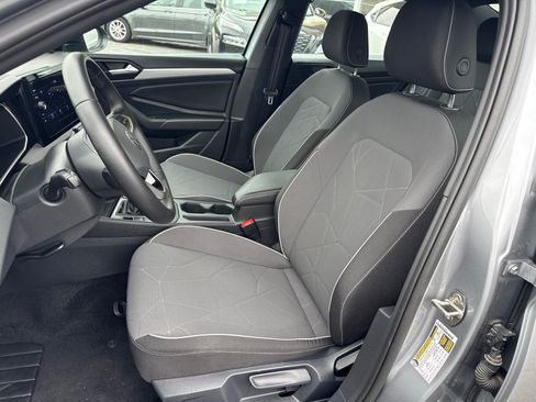 Used 2025 Volkswagen Jetta Sport FWD image 8