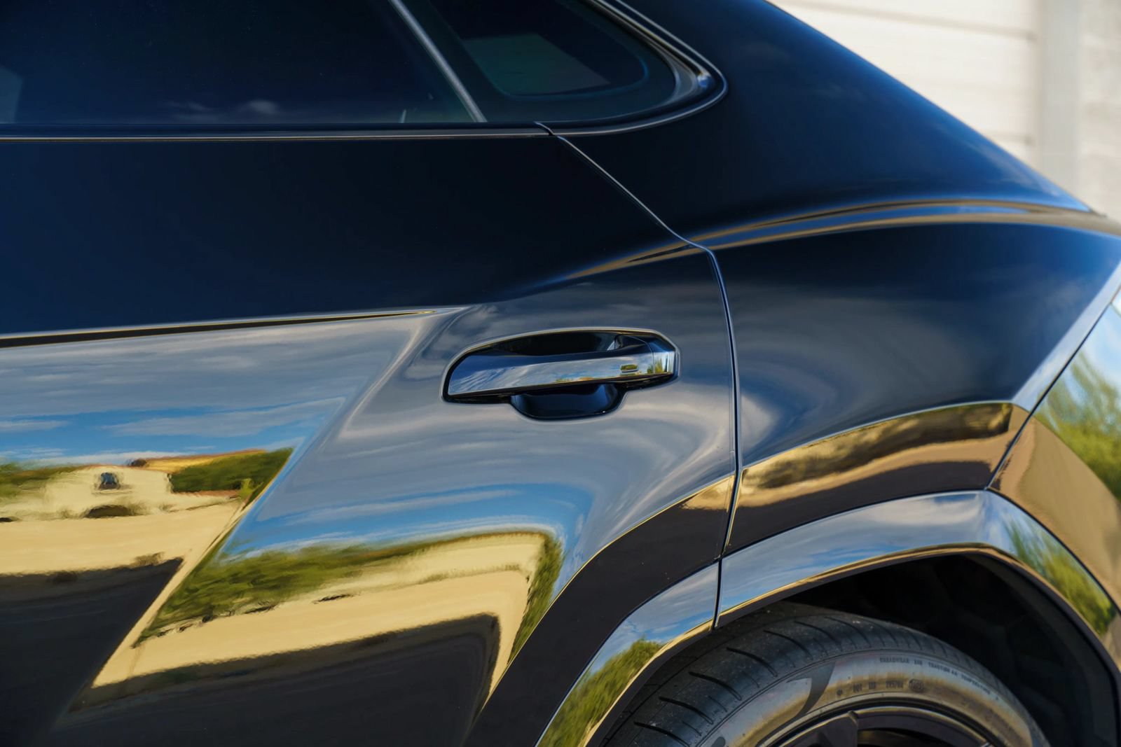 Used 2021 Lamborghini Urus AWD/4WD image 38