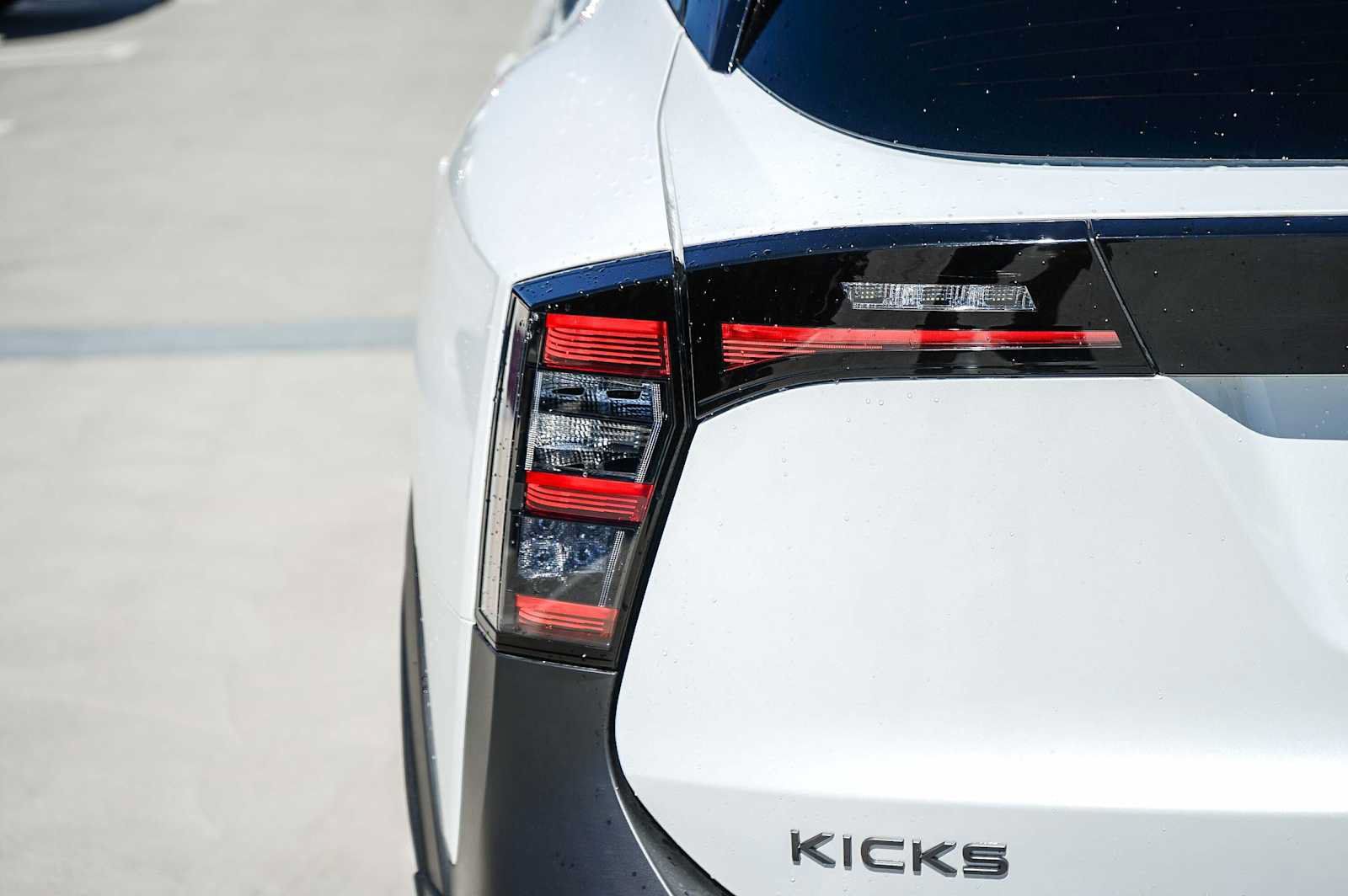 New 2027 Nissan Kicks SV FWD image 9