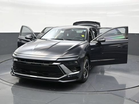 Used 2024 Hyundai Sonata SEL w/ Convenience Package FWD image 32