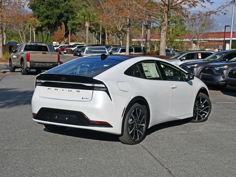 New 2026 Toyota Prius HybridXSE image 2