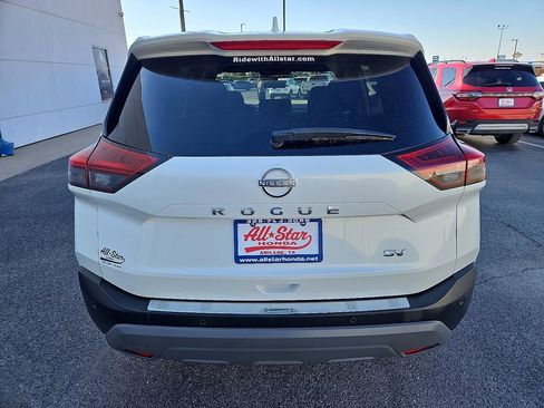 Used 2023 Nissan Rogue SV image 6
