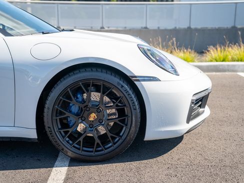 Used 2023 Porsche 911 Carrera RWD image 11