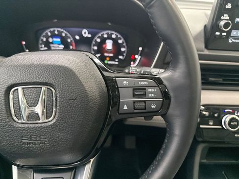 Used 2025 Honda Pilot Elite image 29